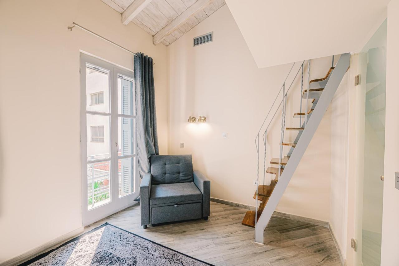 Gorgo Triple Room Balcony 3rd Floor