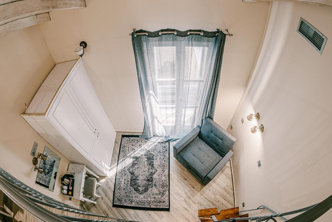 Gorgo Triple Room Balcony 3rd Floor